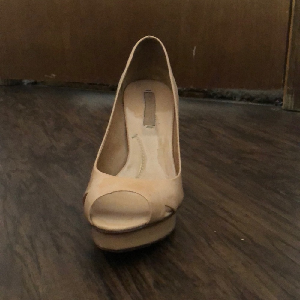 Pumps - Picture 2 of 3